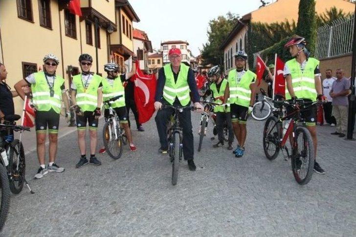 300 Bisikletli ‘zafer’ İçin Pedal Çevirdi G1