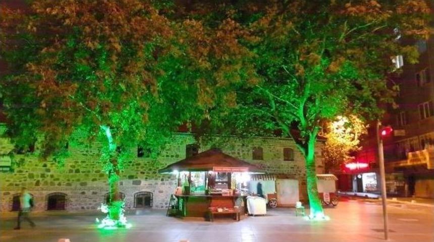 Tarihi Cami Işıl Işıl Oldu