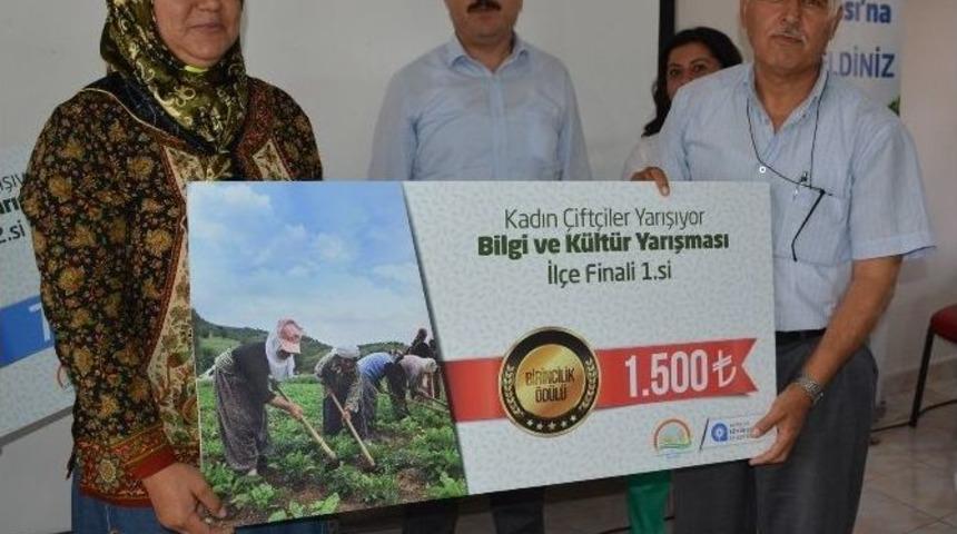 Kadın &Ccedil;ift&ccedil;iler Korkuteli&rsquo;de Yarıştı