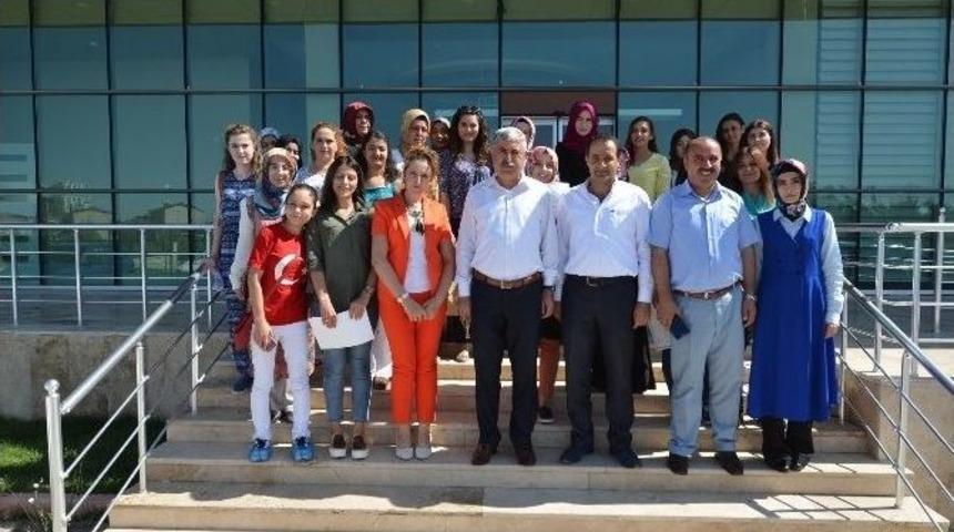 İşaret Dili Kursunu Tamamlayan Kursiyerlere Sertifikaları Dağıtıldı