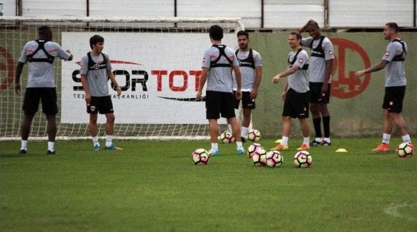 Adanaspor&rsquo;un Yeni Teknik Direkt&ouml;r&uuml; Krunoslav Jurcic Kente Geldi