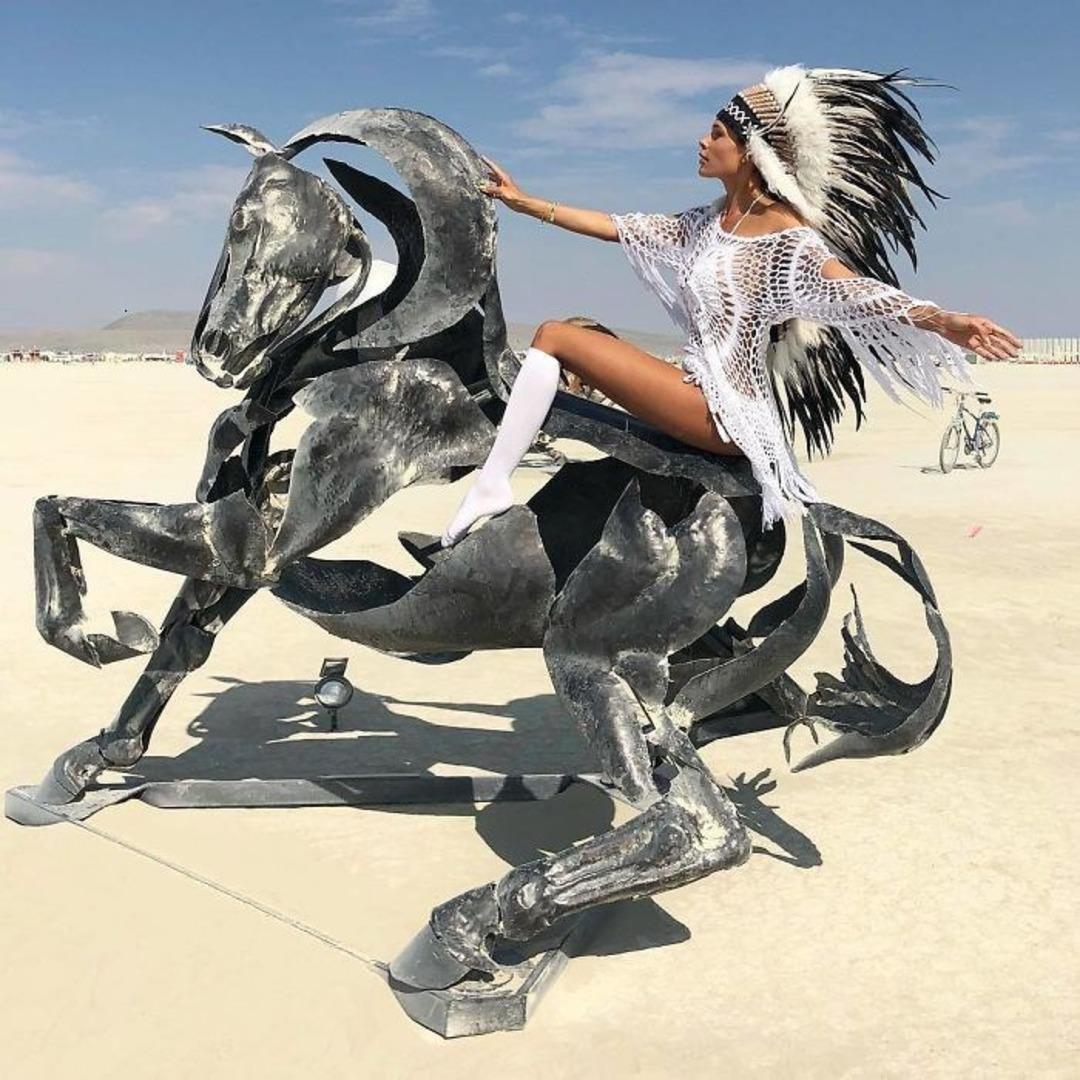 Burning Man 2018'den renkli kareler 
