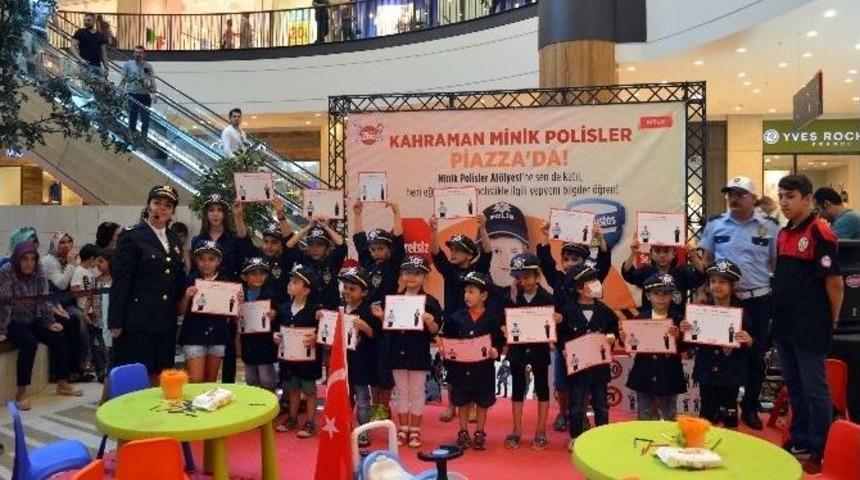 Geleceğin Polisleri &Uuml;niforma Giydi