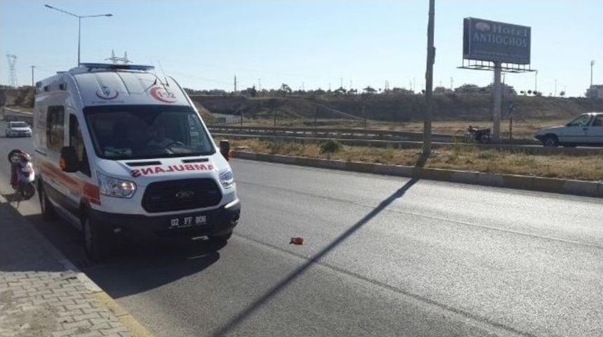 Motosiklet Devrildi: 1 Yaralı