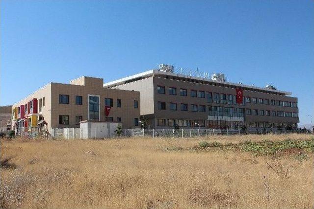 Terör Saldırısında Hasar Gören Elazığ Emniyet Müdürlüğü, El Konulan Fetö Okuluna Taşındı