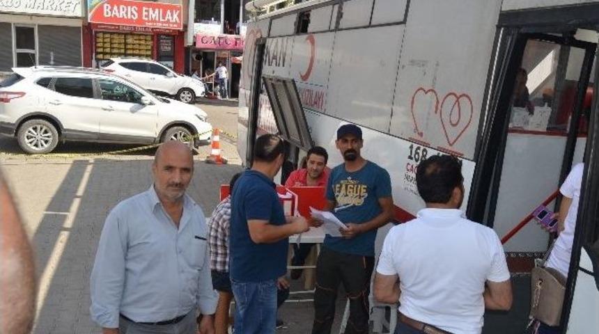 Kızılay Tır&rsquo;ı Varto&rsquo;da Kan Topladı