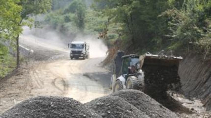 Sapanca Nailiye Caddesi Ve Bağlı Sokaklarda D&uuml;zenleme Yapılıyor