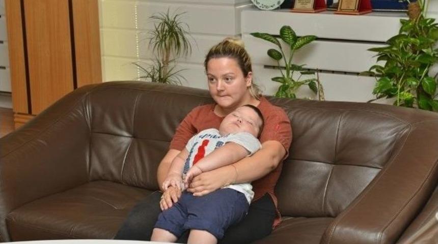 İneg&ouml;l Belediyesi&rsquo;nden Kosovalı Anik Bebeğe Yardım Eli