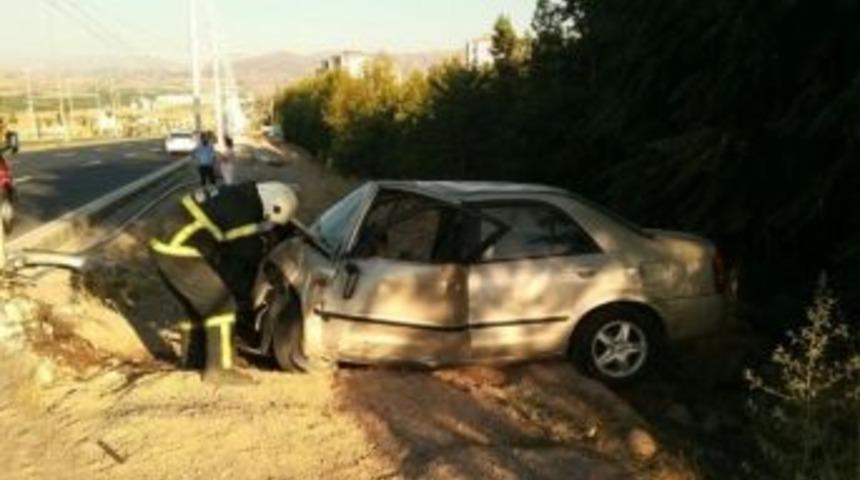Kazada Yaralanan S&uuml;r&uuml;c&uuml; Hayatını Kaybetti