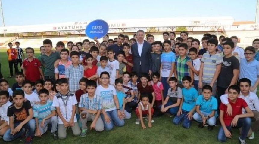 Elazığ&rsquo;da 12 Yaş Mahallelerarası Futbol Turnuvası Başladı