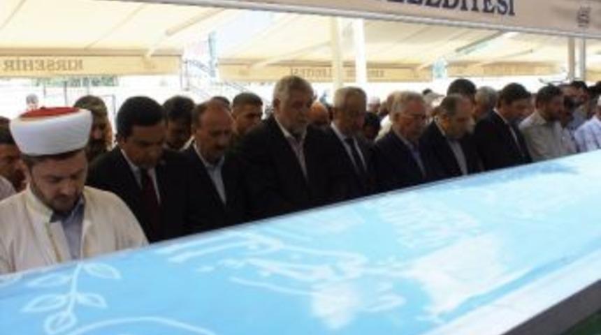 Milli G&ouml;r&uuml;ş Onursal Başkanı Yavuz &Ccedil;elik&rsquo;in Annesi Son Yolculuğuna Uğurlandı