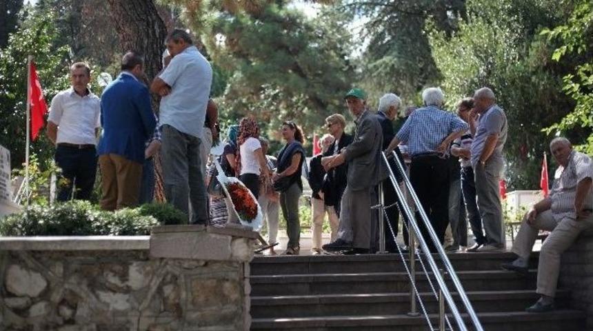 Şehit Asteğmen Mezarı Başında Anıldı