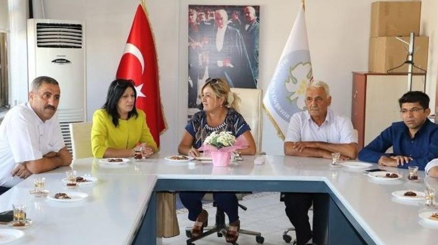 Mezarlıklar Dairesi, Yunusemreli Muhtarları Ağırladı