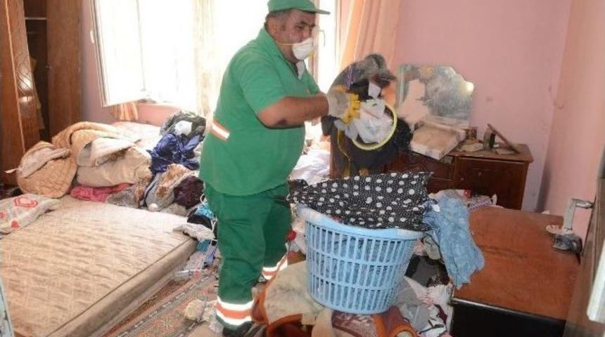 3 Kardeşin Evinden 3 Kamyon &Ccedil;&ouml;p &Ccedil;ıktı