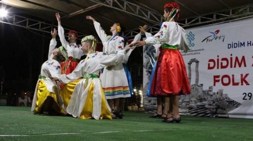 Didim&rsquo;de 3. Uluslararası Halk Dansları Festivali Başladı