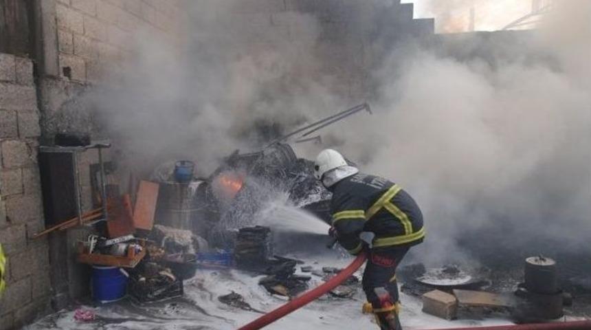 Odunlukta &Ccedil;ıkan Yangın S&ouml;nd&uuml;r&uuml;ld&uuml;