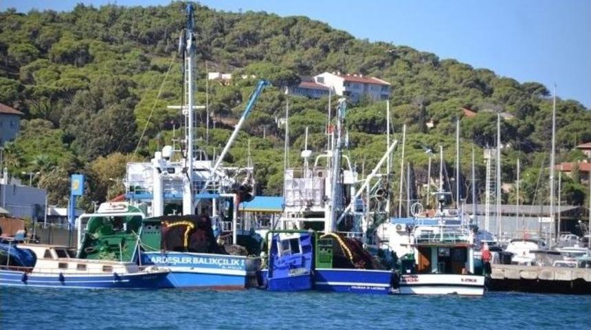 Ayvalıklı Balık&ccedil;ılar Denizden Eli Boş D&ouml;nd&uuml;