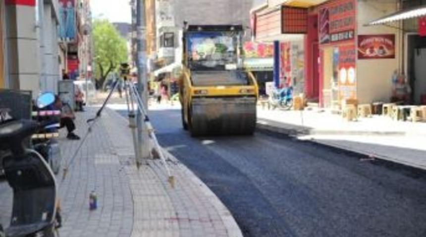 Orhanbey Caddesi Asfaltlanıyor