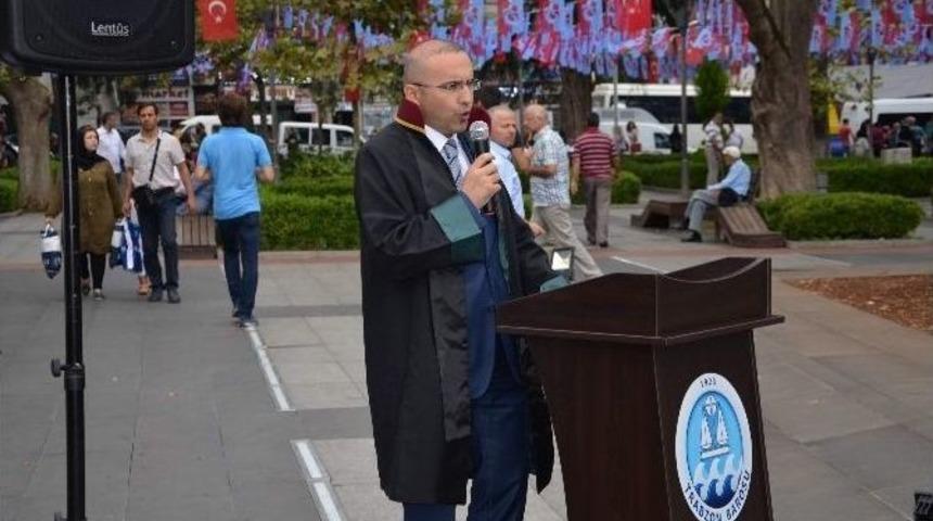 Avukatlar Trabzon&rsquo;da Adli Yıl A&ccedil;ılışı İ&ccedil;in Meydan Parkı&rsquo;nda Toplandılar