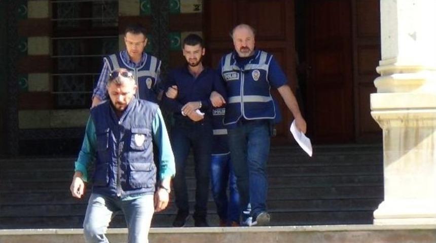 86 Yaşındaki Kadını D&ouml;verek 5 Bileziğini Gasp Eden Zanlı, Yaşlı Kadının Torunu &Ccedil;ıktı