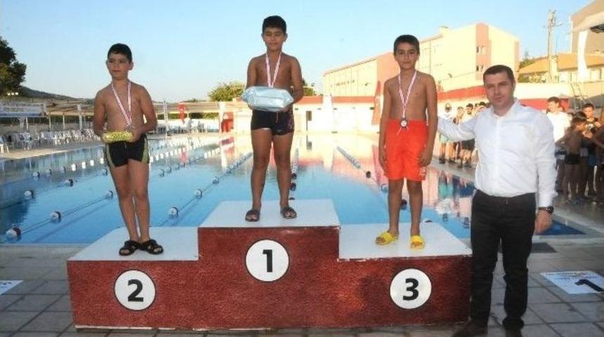 &Ccedil;an Y&uuml;zme Yarışmalarında Muhteşem Final