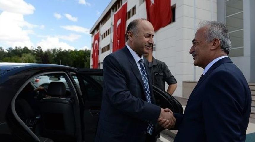 Vali Azizoğlu&rsquo;ndan Rekt&ouml;r &Ccedil;omaklı&rsquo;ya Hayırlı Olsun Ziyareti