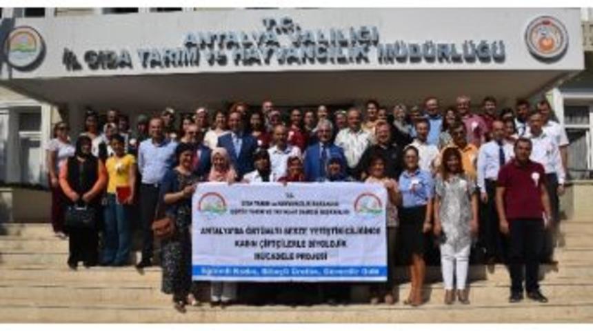 Antalya&rsquo;da &Ouml;rt&uuml;altı Sebze Yetiştiriciliği Kadın &Ccedil;ift&ccedil;ilerle Biyolojik M&uuml;cadele Projesi
