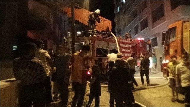 Hatay’da Kocasına Sinirlenen Kadın Evini Ateşe Verdi