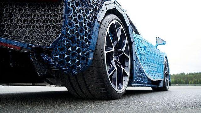 1 milyon lego parçasından birebir boyutlarda Bugatti Chiron tasarlandı 