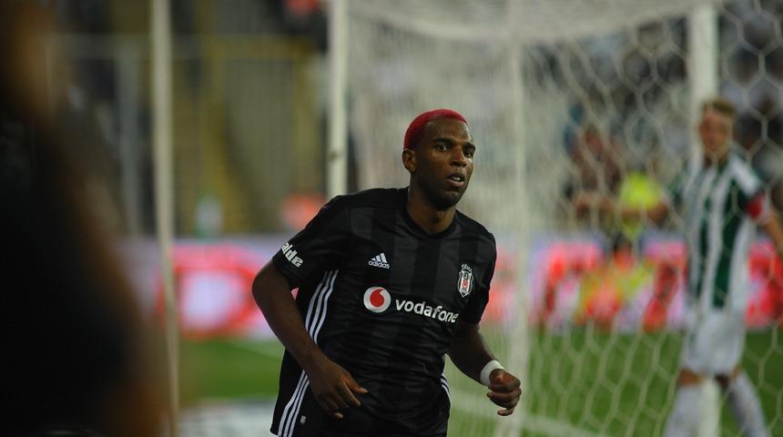 Ryan Babel Beşiktaş y&ouml;netiminden 3.2 milyon eurodan 3 yıllık s&ouml;zleşme istedi