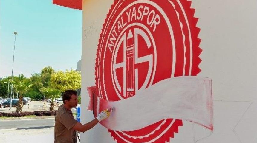 Antalyaspor Renkleri Trafolarda
