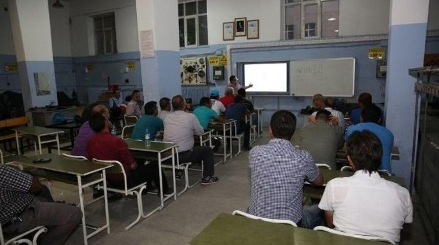 Kocasinan&rsquo;ın S&uuml;r&uuml;c&uuml;leri At&ouml;lye Eğitiminde