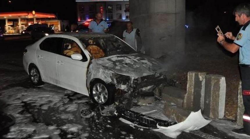 Yanan Aracını Bırakıp Ka&ccedil;tı