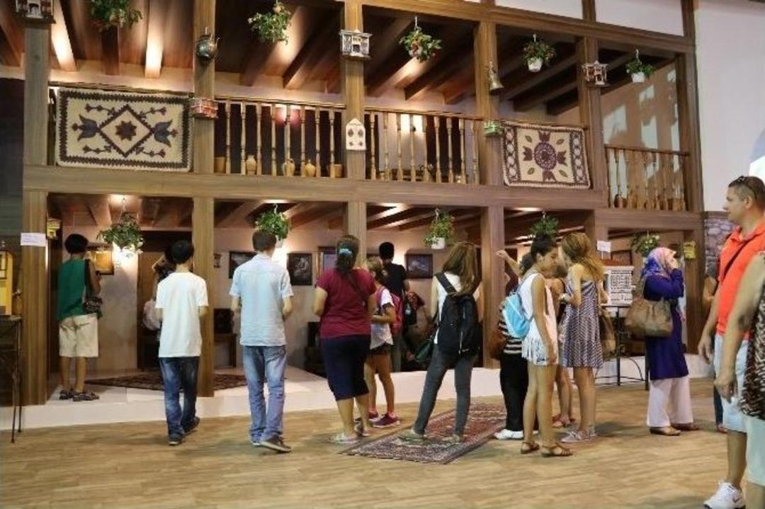 Sultanlar Manisa Standı&rsquo;nda