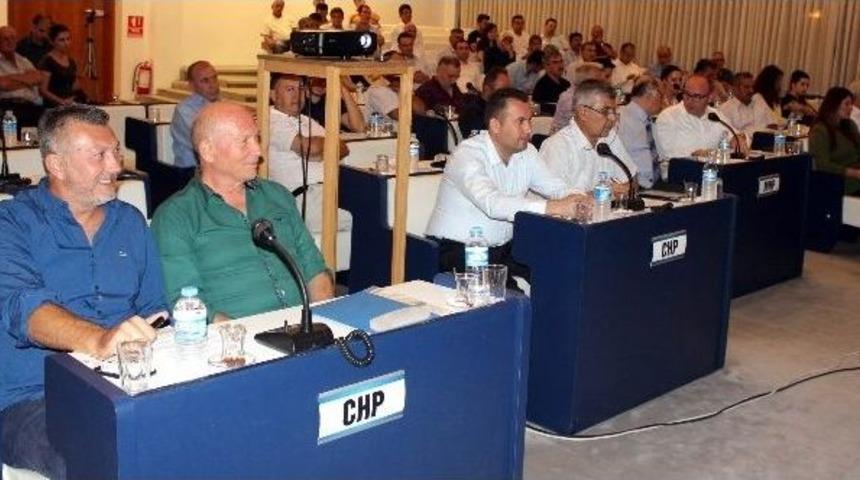 Salihli Belediye Meclisi 11 Maddeyi G&ouml;r&uuml;şt&uuml;