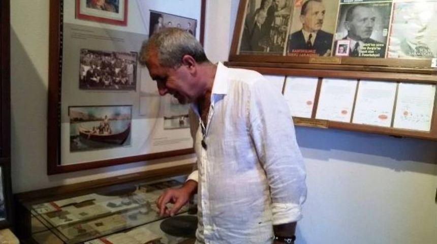 Dünyanın En Küçük Kitabını Öykam’a Bağışladı