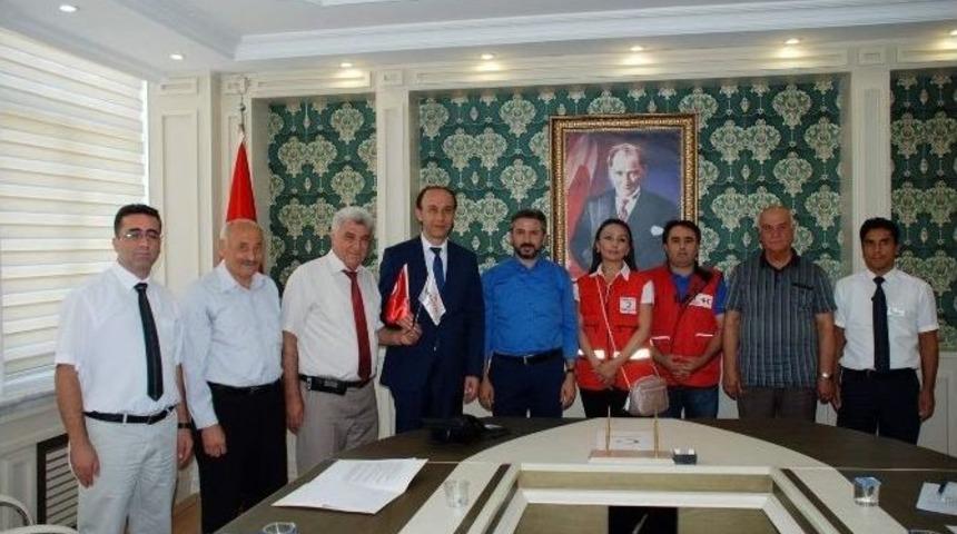 Kızılay Adıyaman Şubesinden Vali Abdullah Erin&rsquo;e Ziyaret