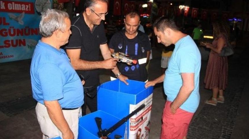 Sunay Akın &ldquo;b&uuml;t&uuml;n Televizyon Dizilerinde, Haberlerinde Onca Silah Neden Var&rdquo;