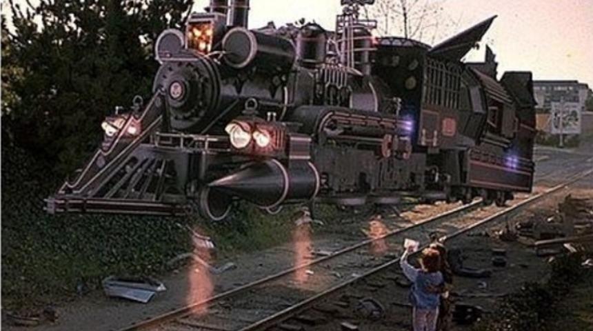 Geleceğe Dönüş film serisinde zaman makinesi olarak kullanılan araçlar nelerdir? (Hadi İpucu 4 Eylül 12.30)