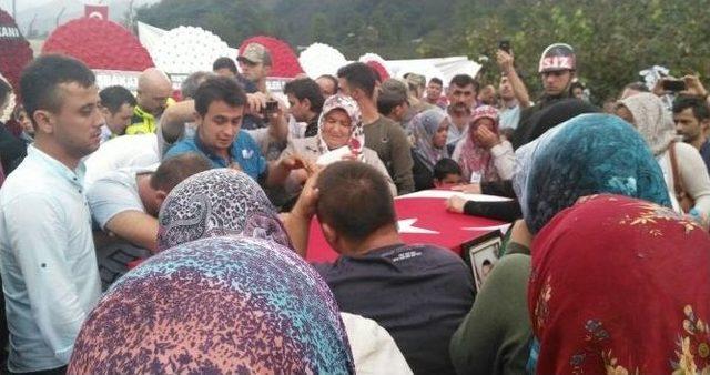 Giresunlu Şehit Uzman Çavuşun Cenazesi Baba Ocağına Getirildi