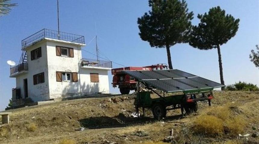 Gediz&rsquo;de Orman G&ouml;zetleme Kulelerine Mobil G&uuml;neş Enerji Paneli