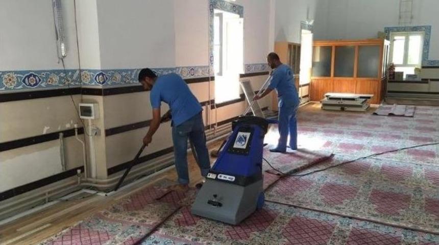 İbadethanelerde Bayram Hazırlığı Başladı