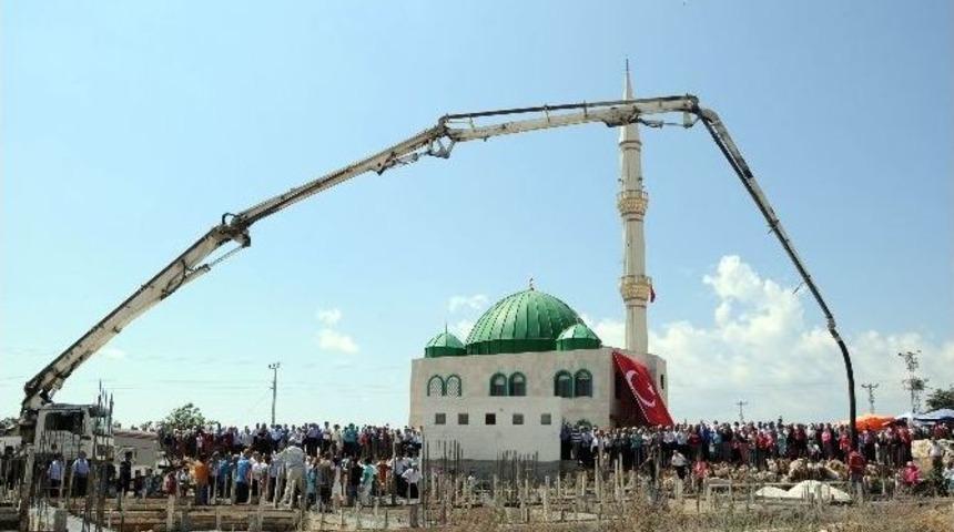 Erdemli&rsquo;de Cami A&ccedil;ıldı, Kur&rsquo;an Kursu Temeli Atıldı