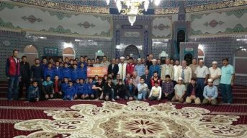 Gen&ccedil;ler Sabah Namazında Buluştu