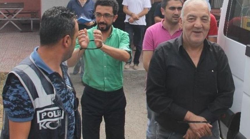 Fet&ouml;&rsquo;den G&ouml;zaltına Alınan Gazeteci Ve Avukatlar Adliyeye Sevk Edildi