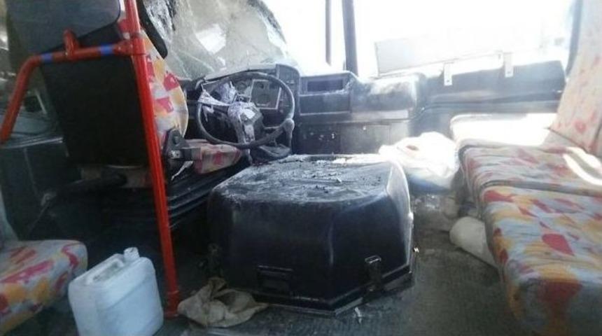 Freni Boşalan Minib&uuml;s Duvara &Ccedil;arptı: 7 Yaralı