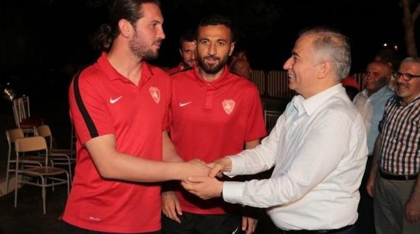 Başkan Zolan’dan Sezon Öncesi Moral Ziyareti