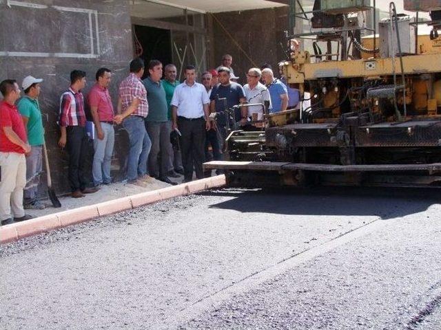 Belediye Meclisi Üyeleri Asfalt Çalışmalarını İnceledi