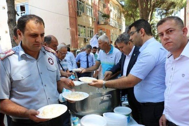 Yüzde 25’lik Zammı Pilav Hayrıyla Kutladılar