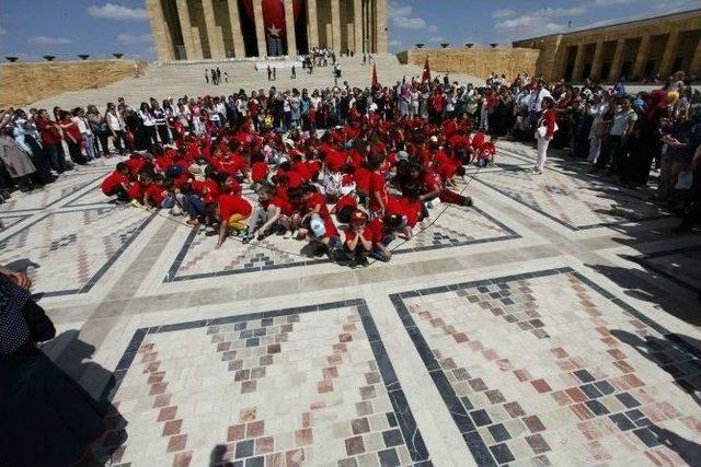 Odunpazarı Bin 500 Kişiyle Ata’yı Ziyaret Etti